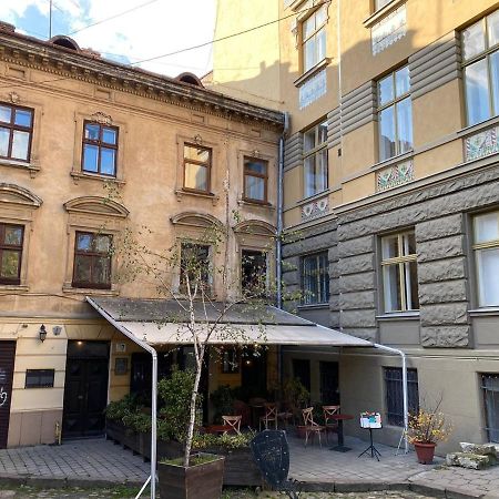 Багатомісні Апартаменти На Арсенальній Liov Exterior foto